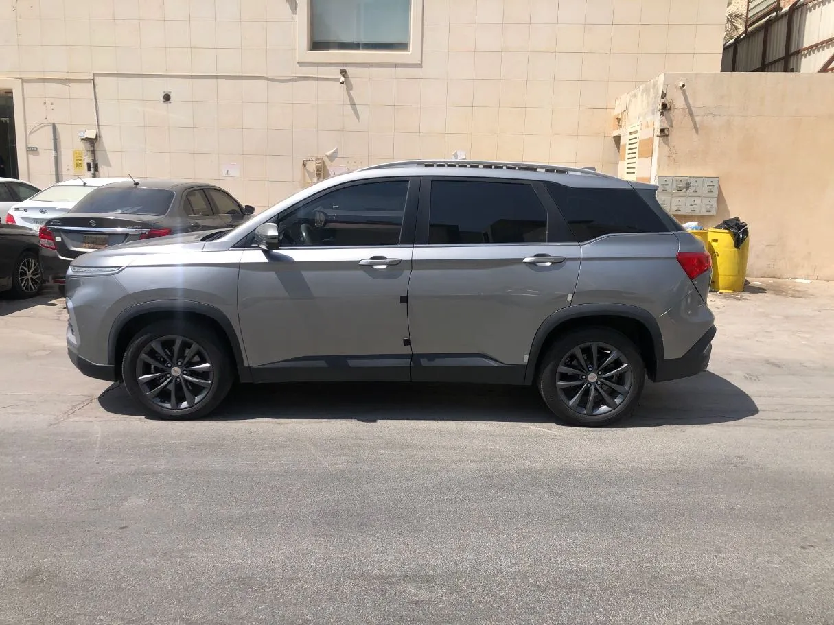 Car image 8