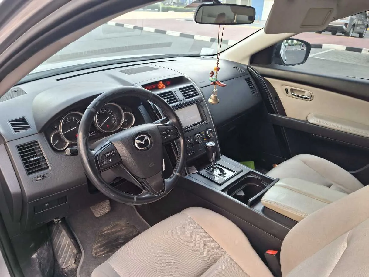 Car image 11