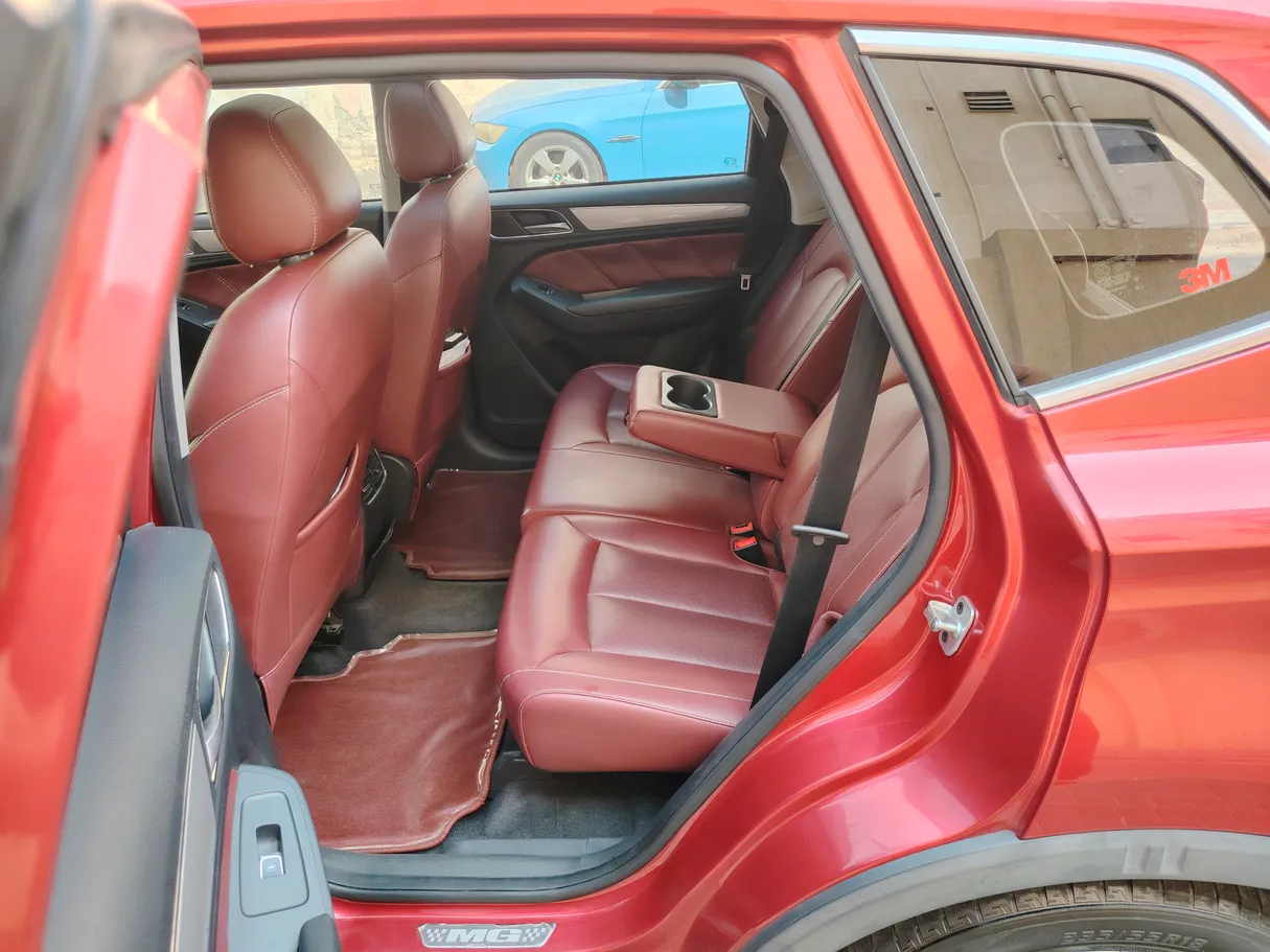Car image 13