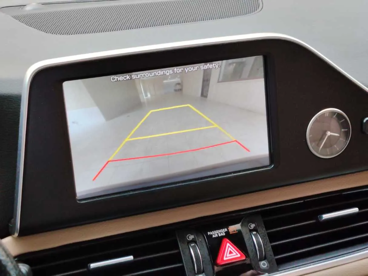 Car image 32