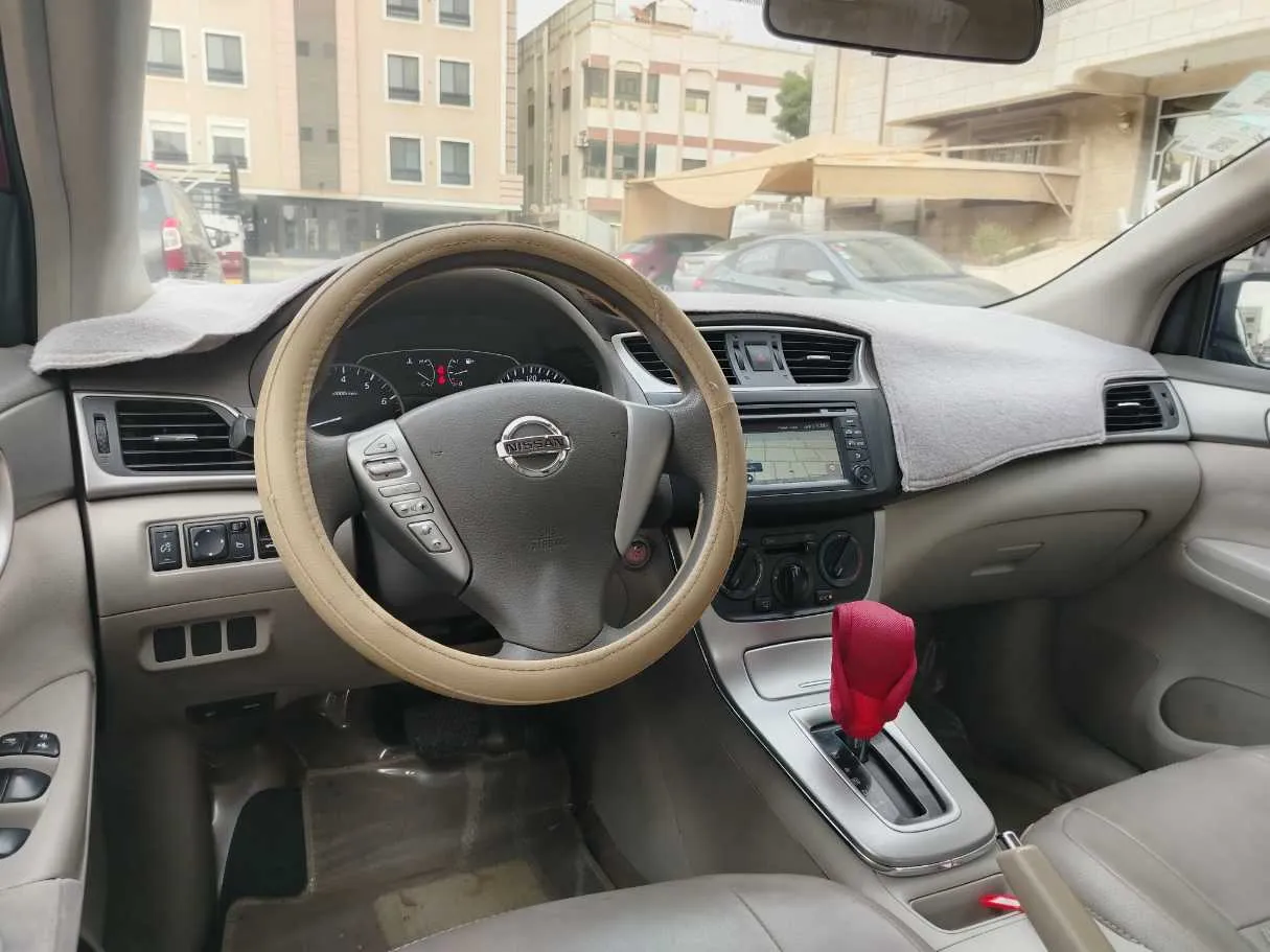 Car image 25