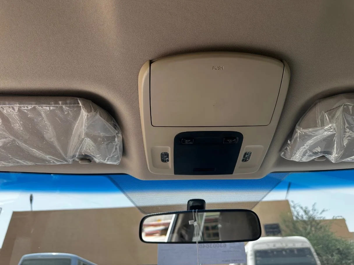 Car image 24