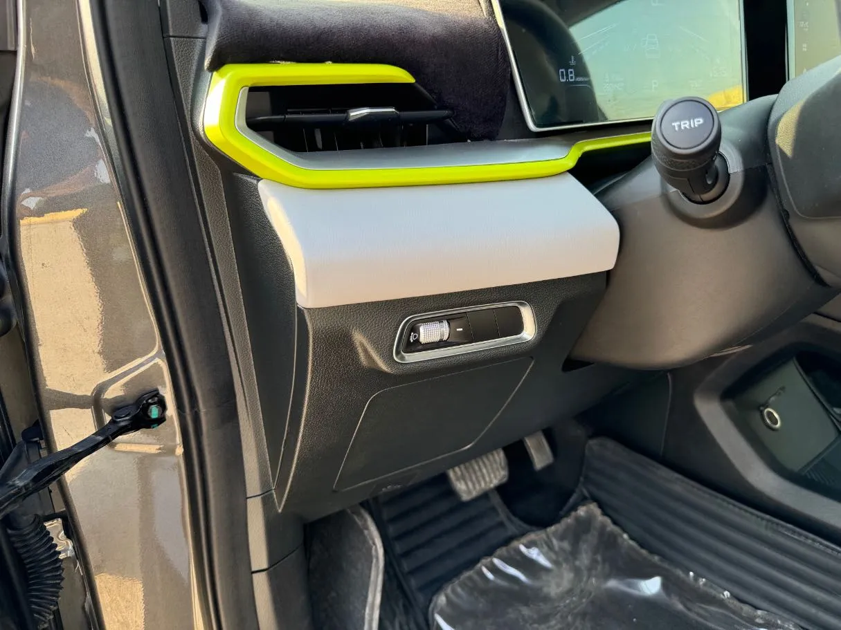 Car image 21