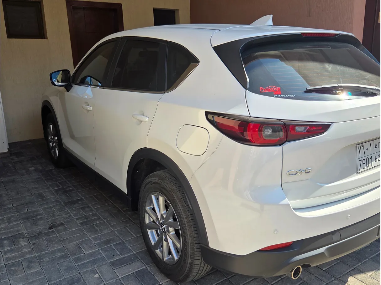 Car image 4