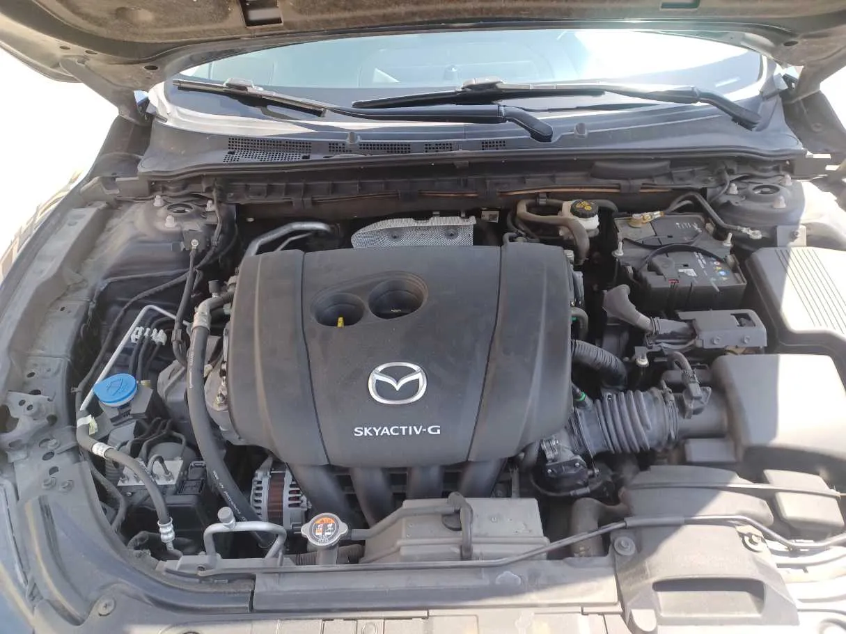 Car image 25