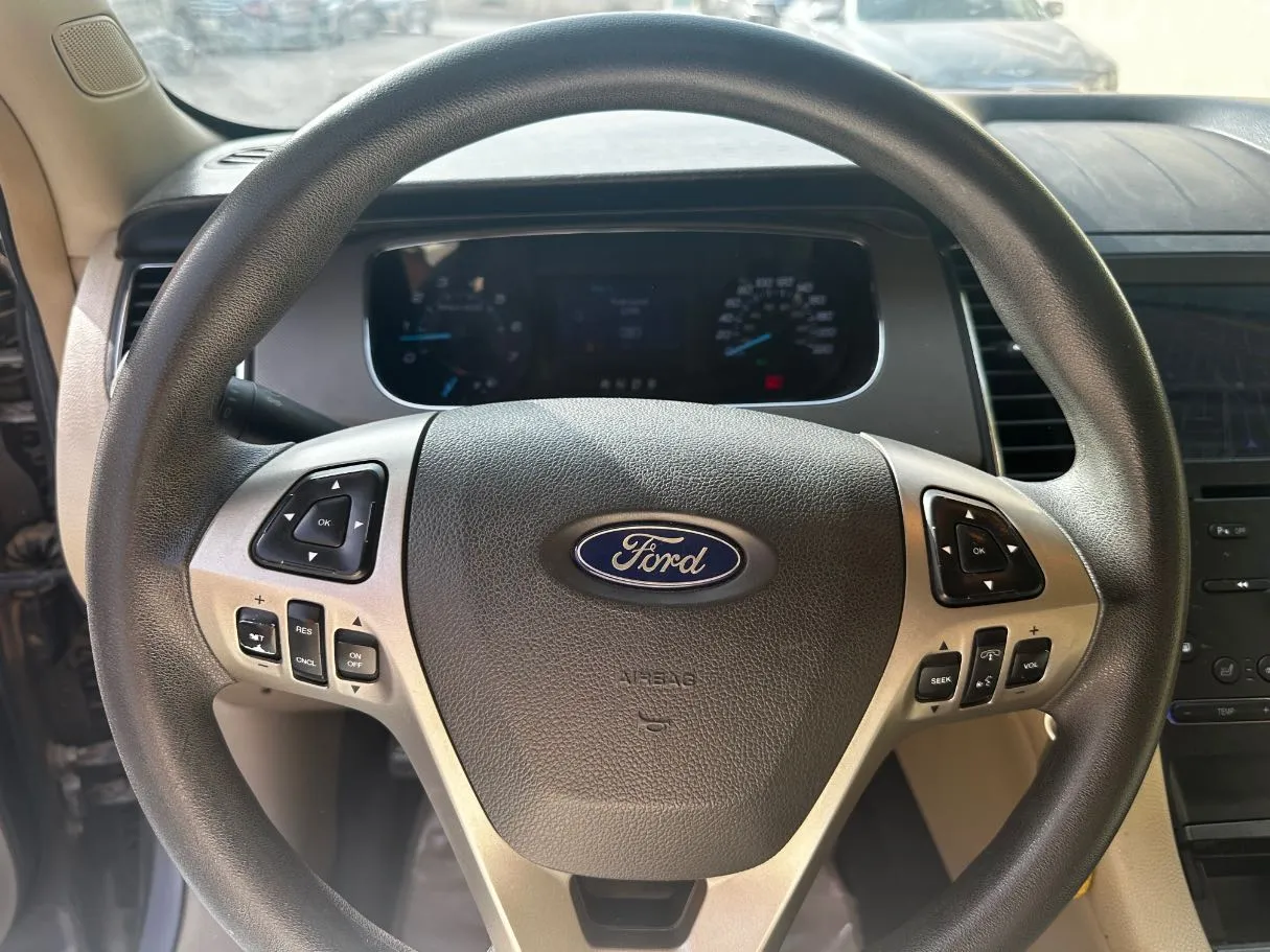 Car image 20