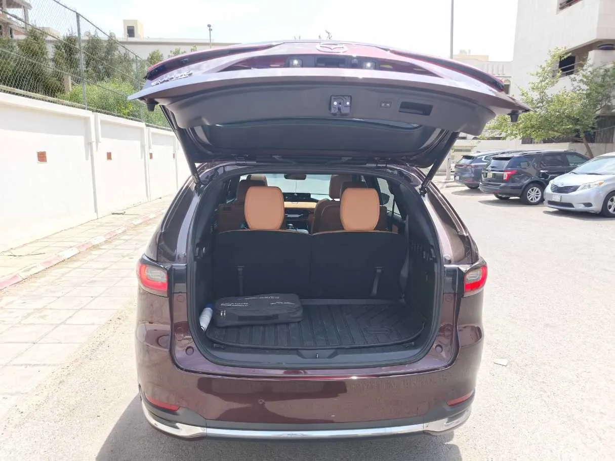 Car image 30