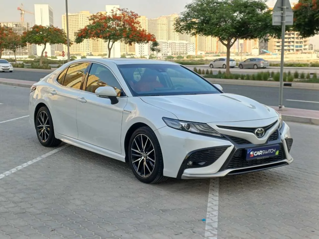 Car image 3