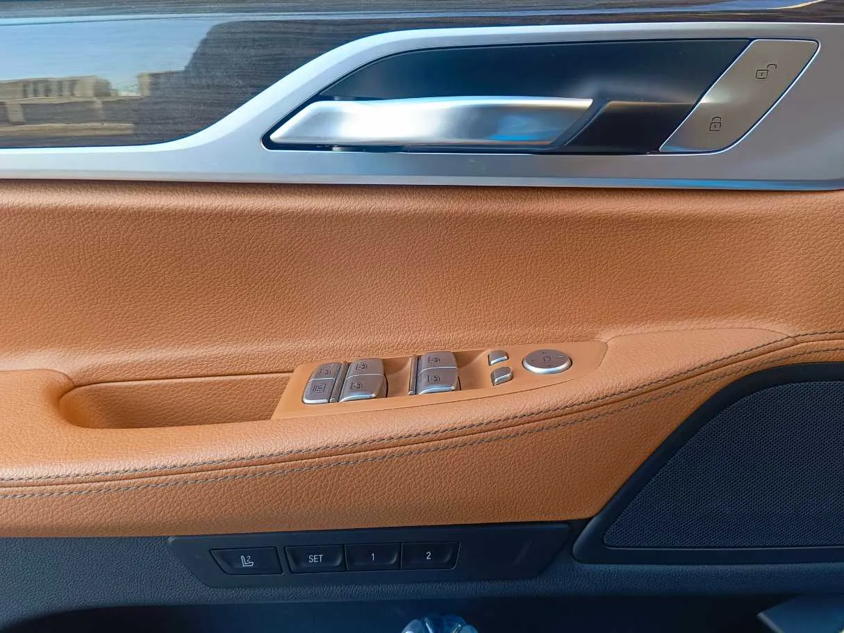 Car image 43