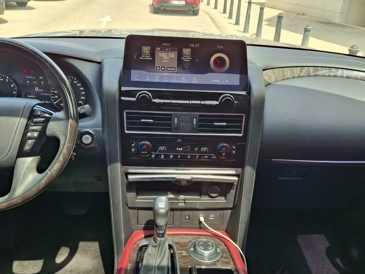 Car image 16