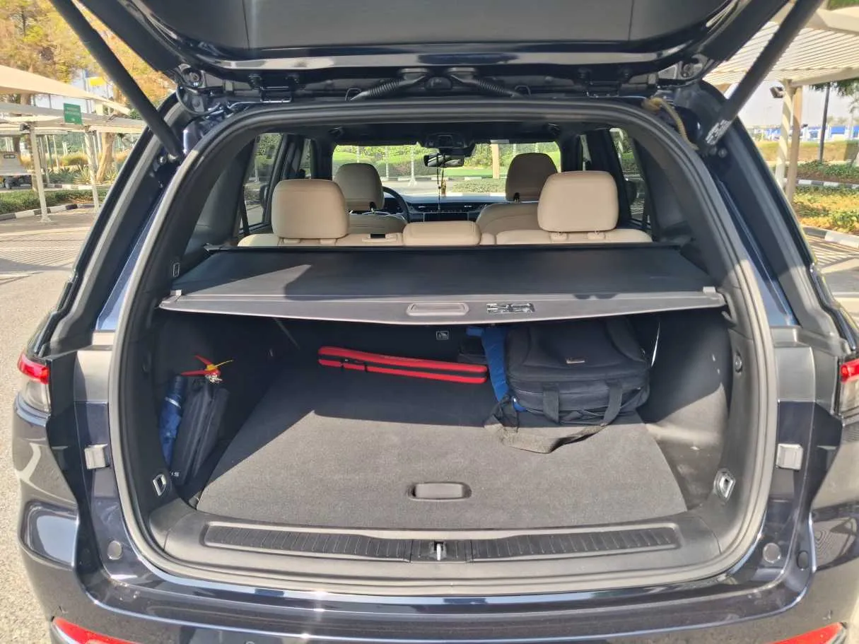 Car image 19