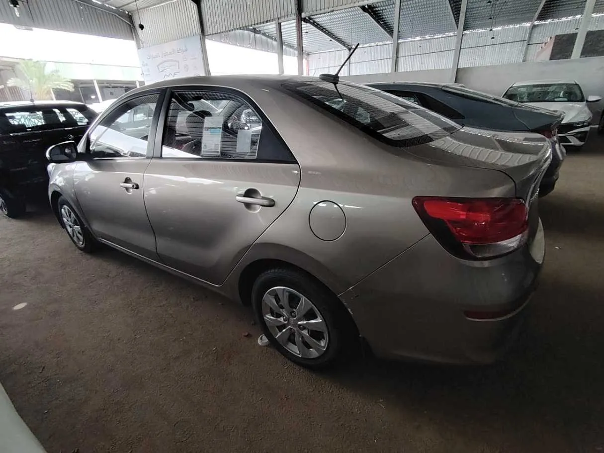 Car image 8