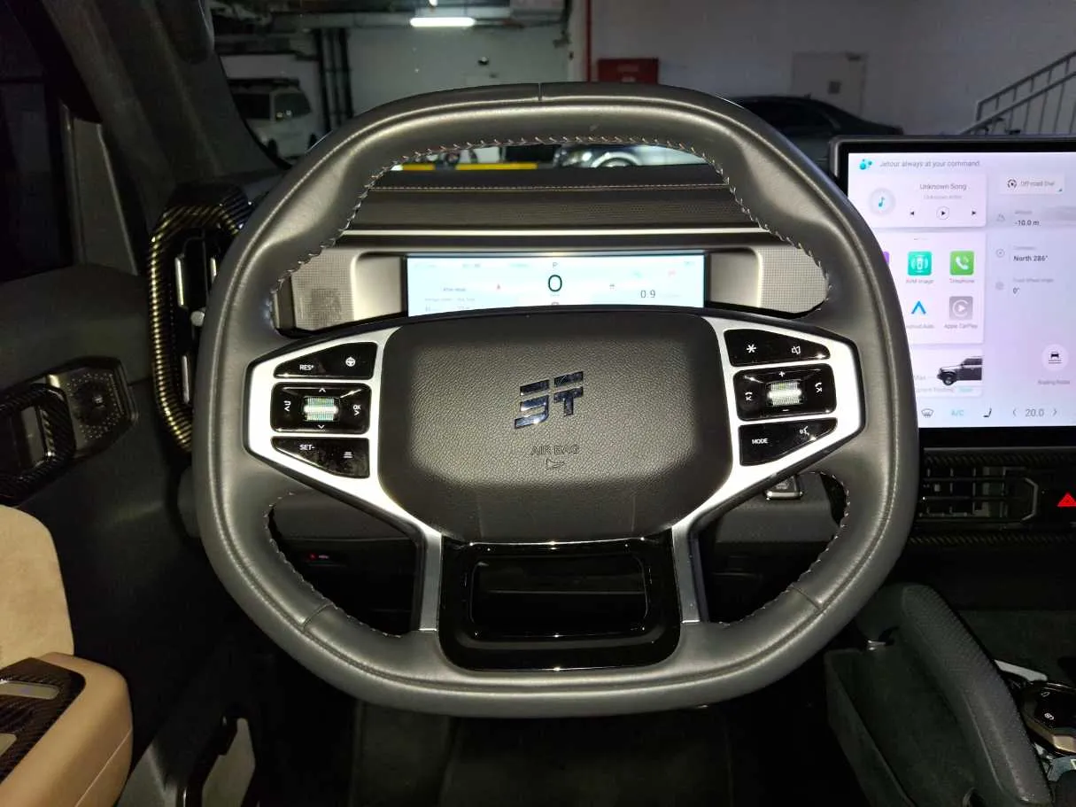 Car image 17