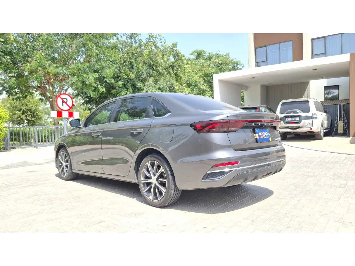 Car image 7