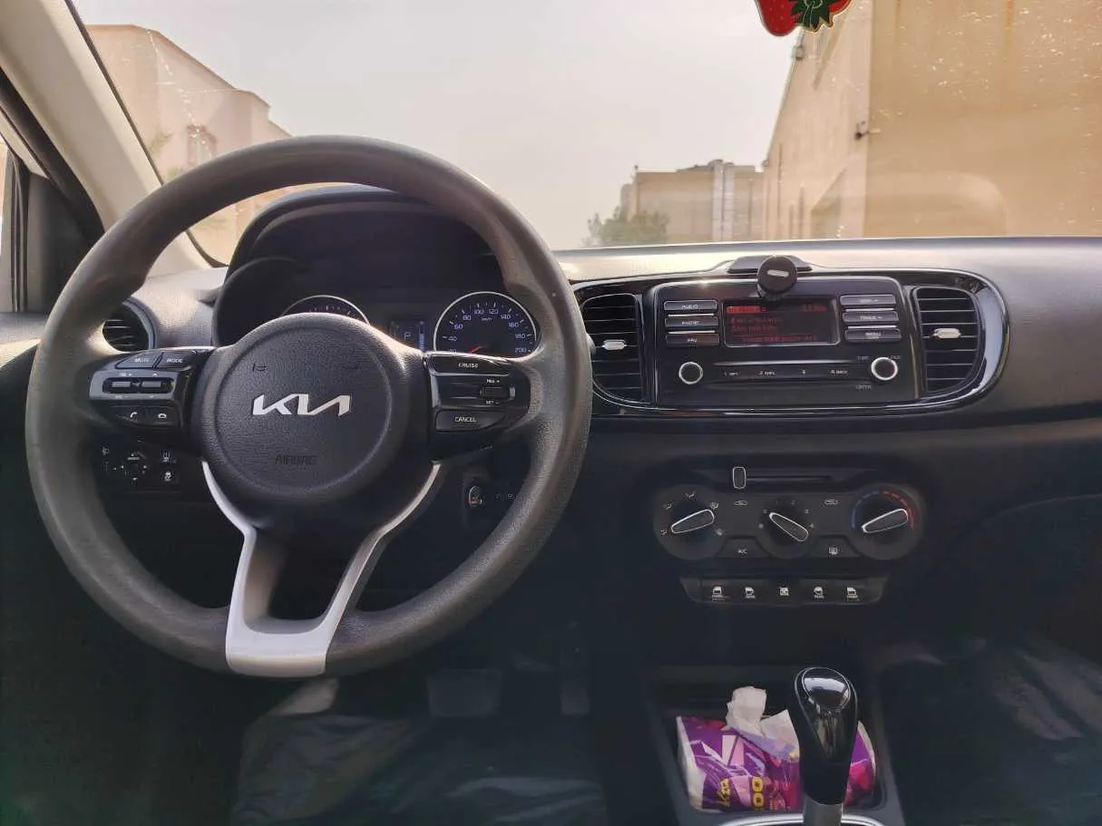 Car image 23