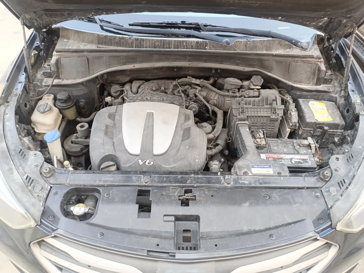 Car image 11
