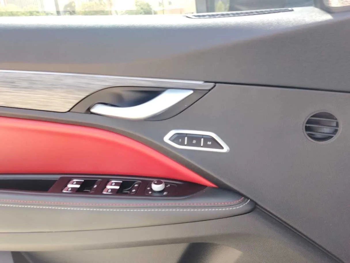 Car image 31