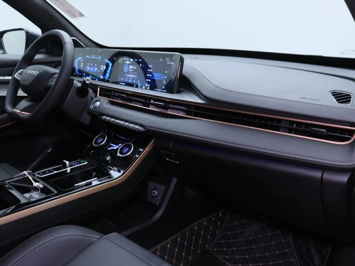 Car image 10