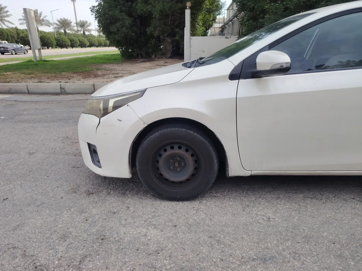 Car image 9