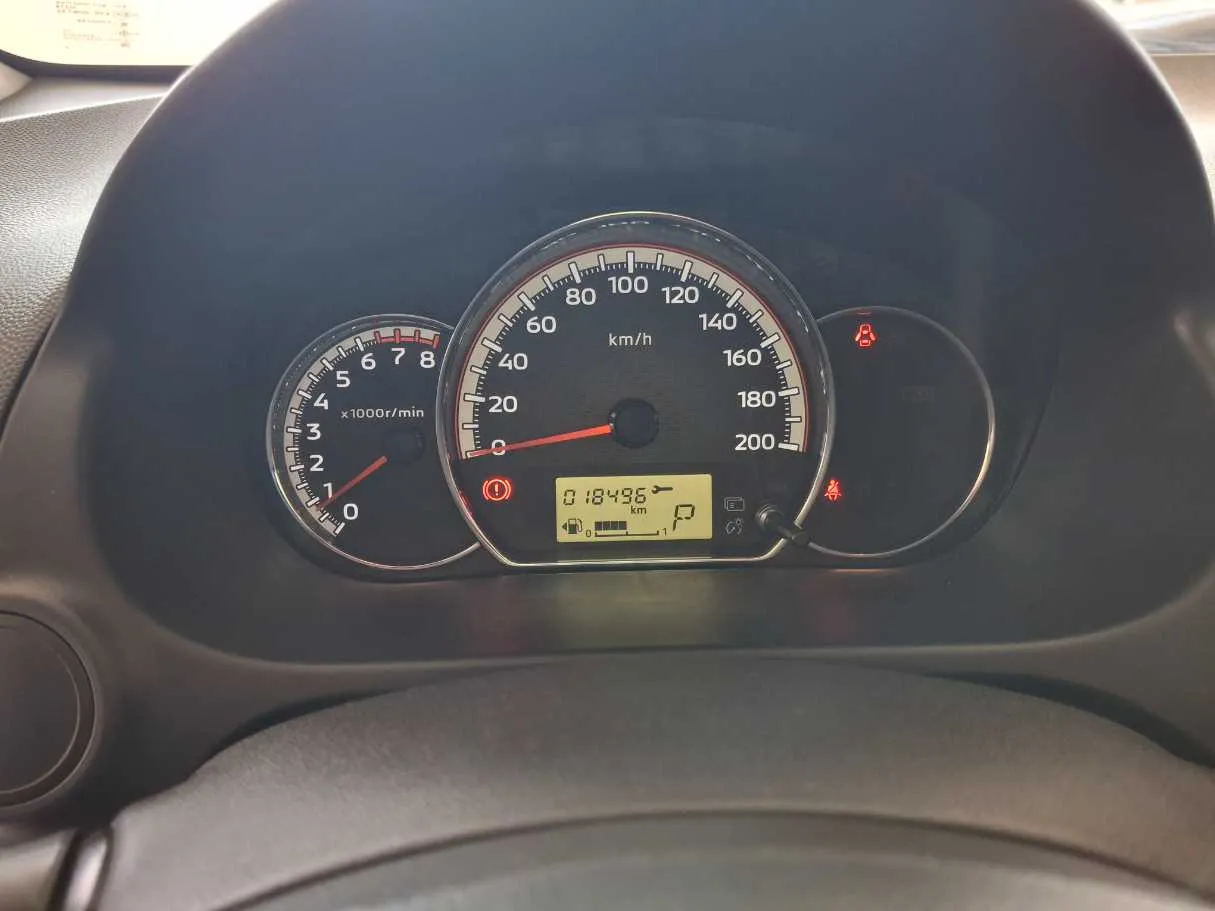 Car image 18