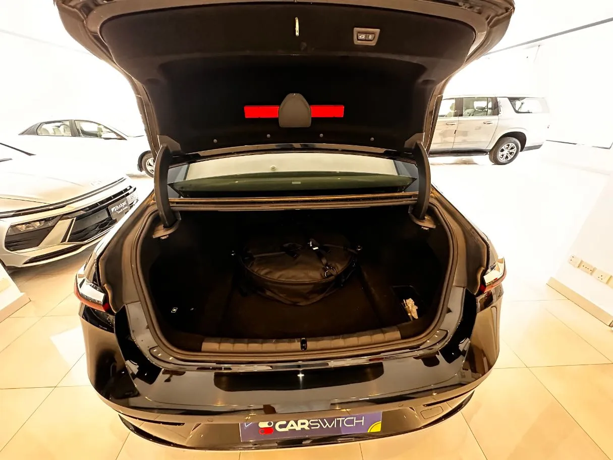 Car image 24