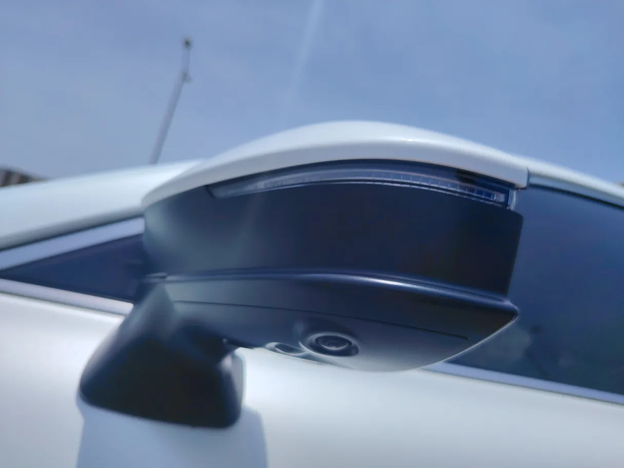 Car image 29