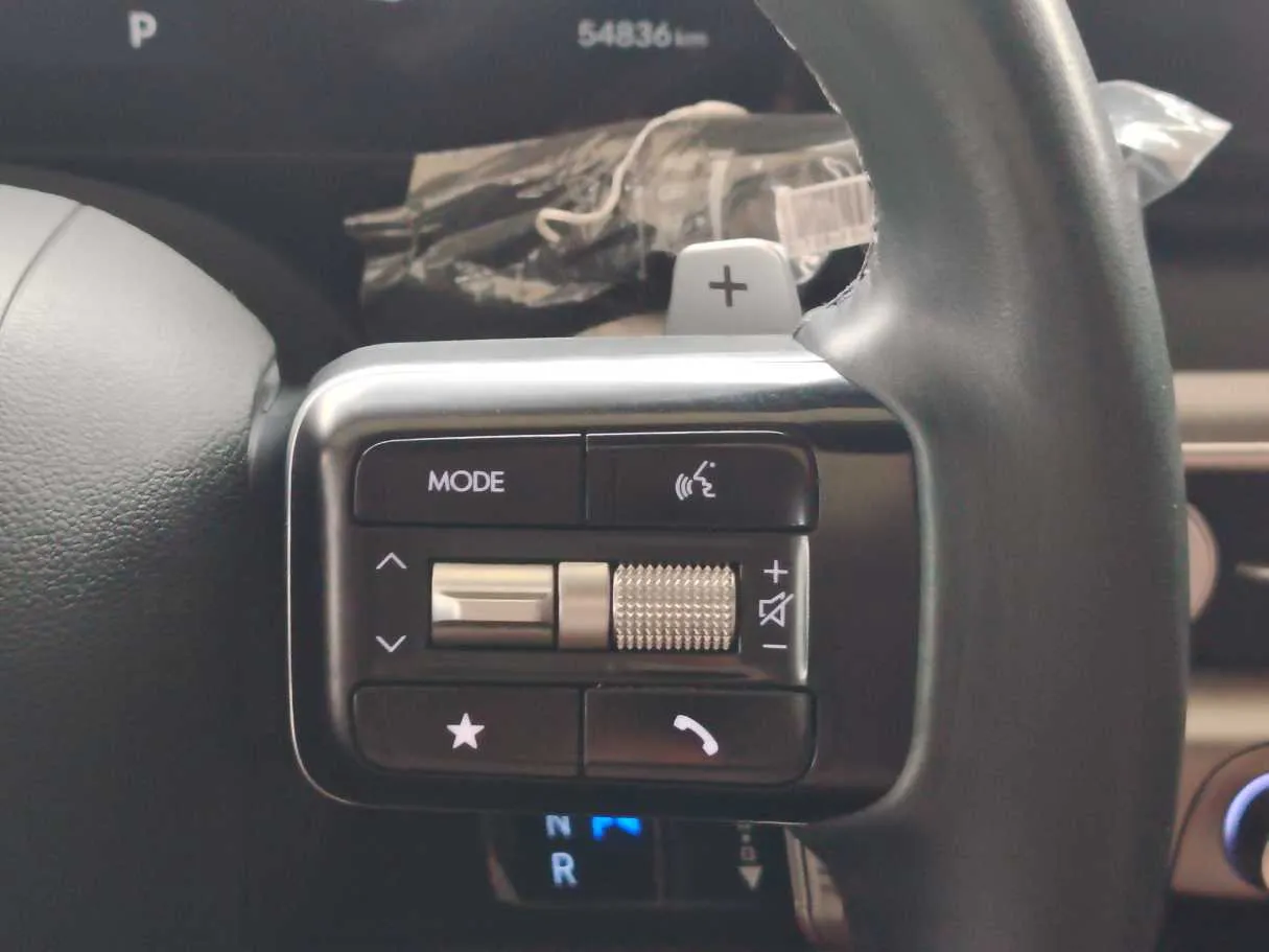 Car image 27