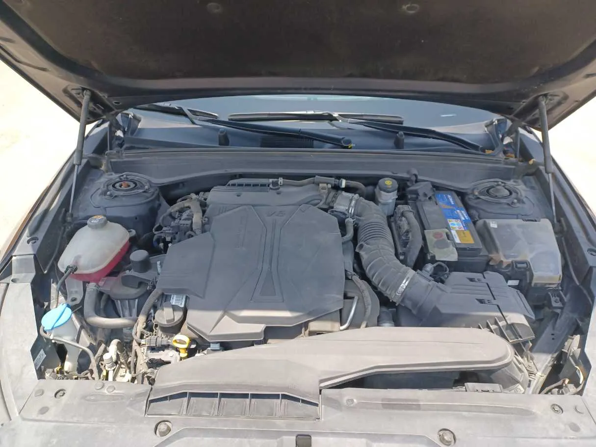 Car image 26