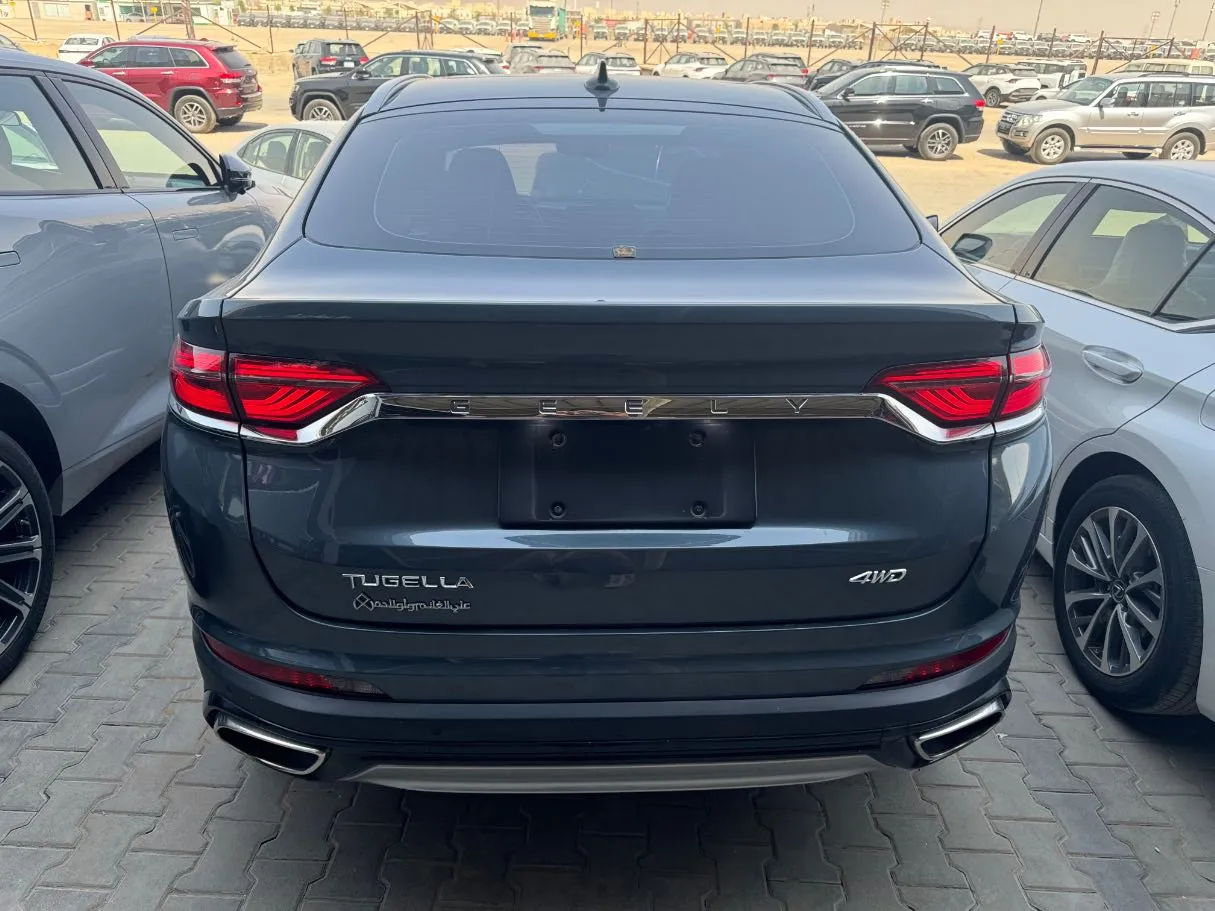 Car image 5