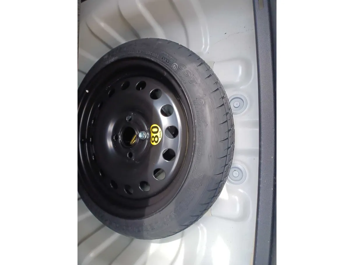Car image 24