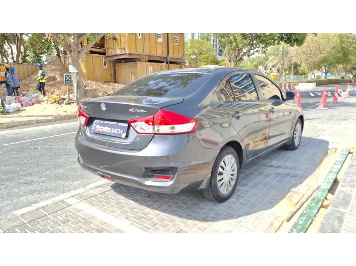 Car image 5