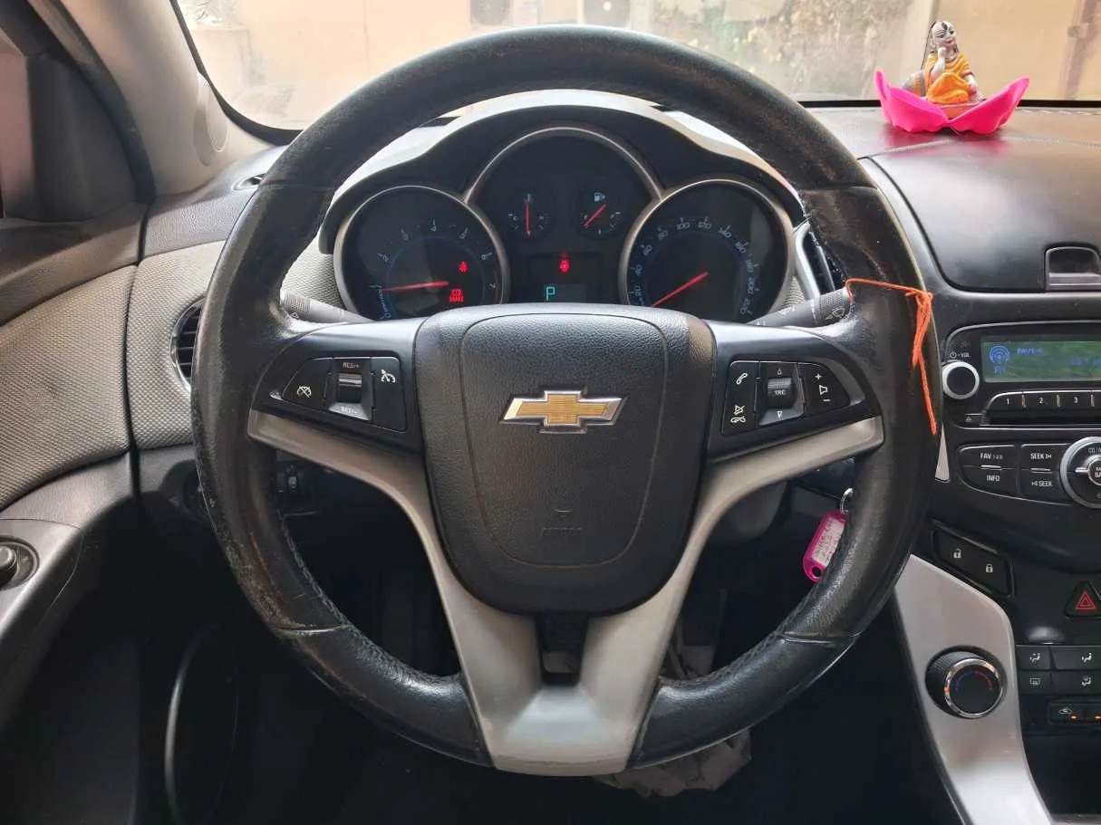 Car image 19