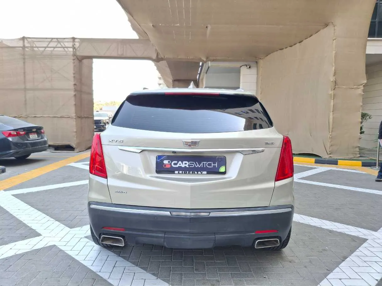 Car image 6