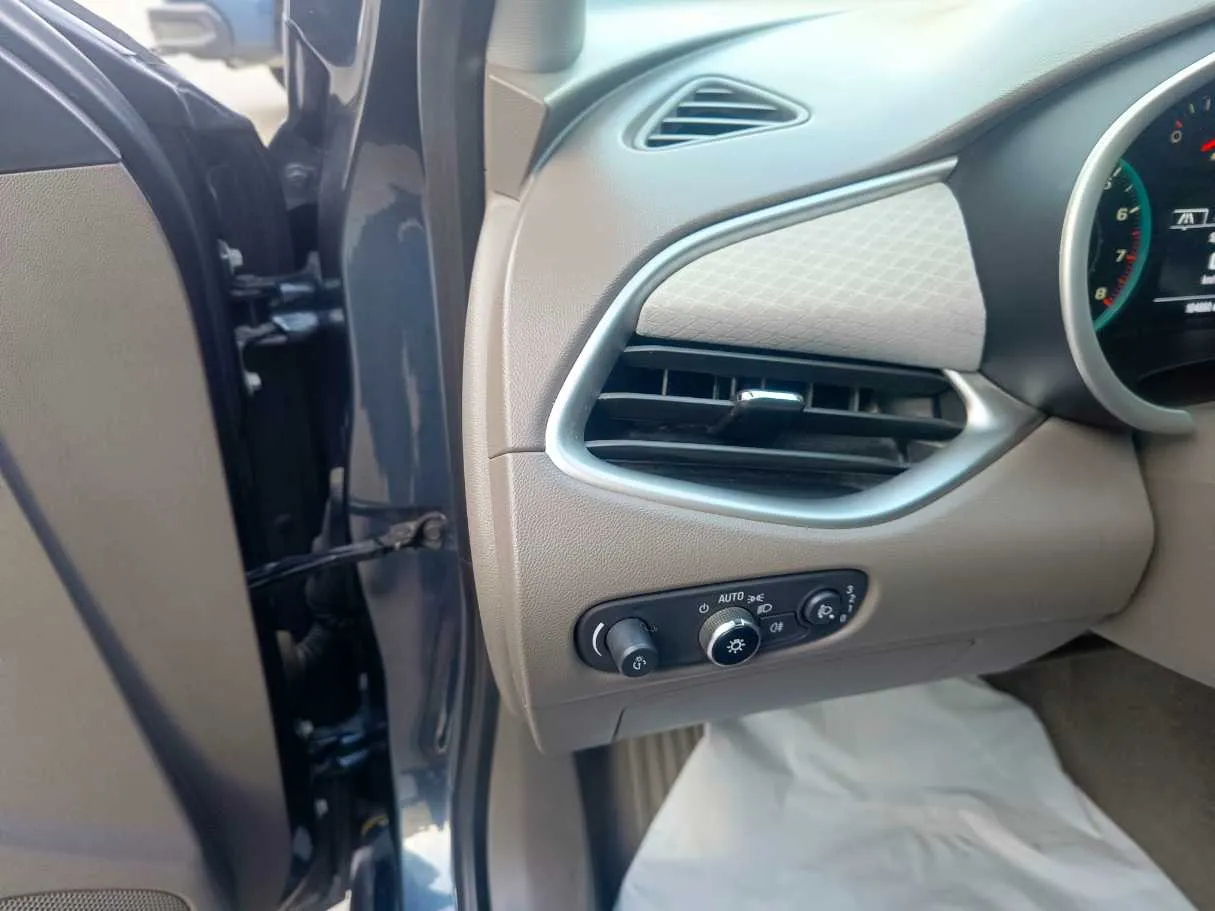 Car image 29