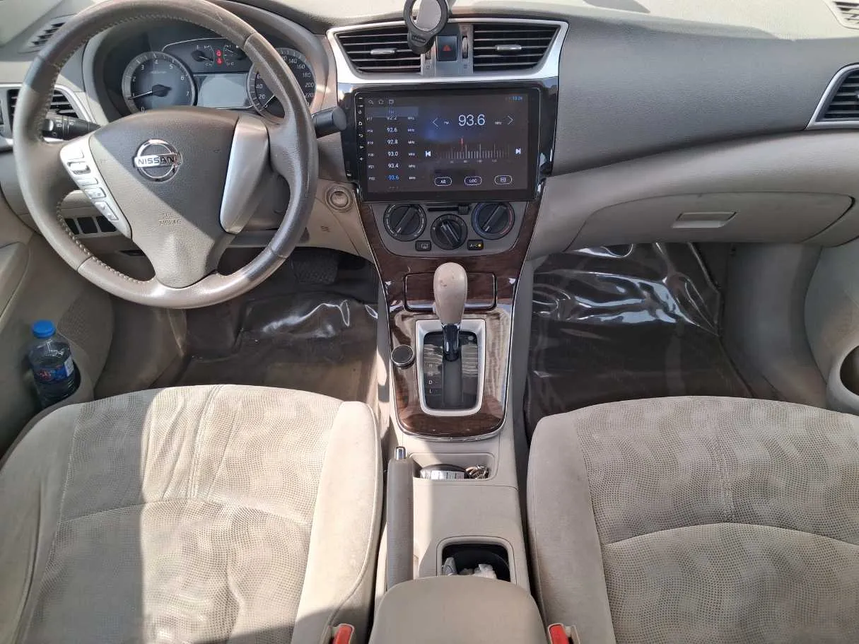 Car image 17