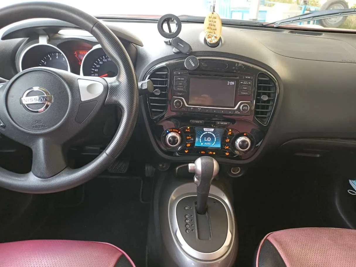 Car image 16