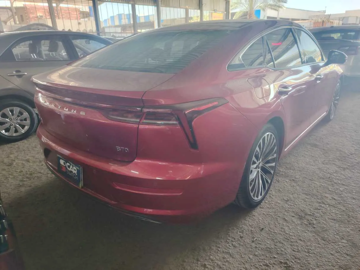 Car image 5