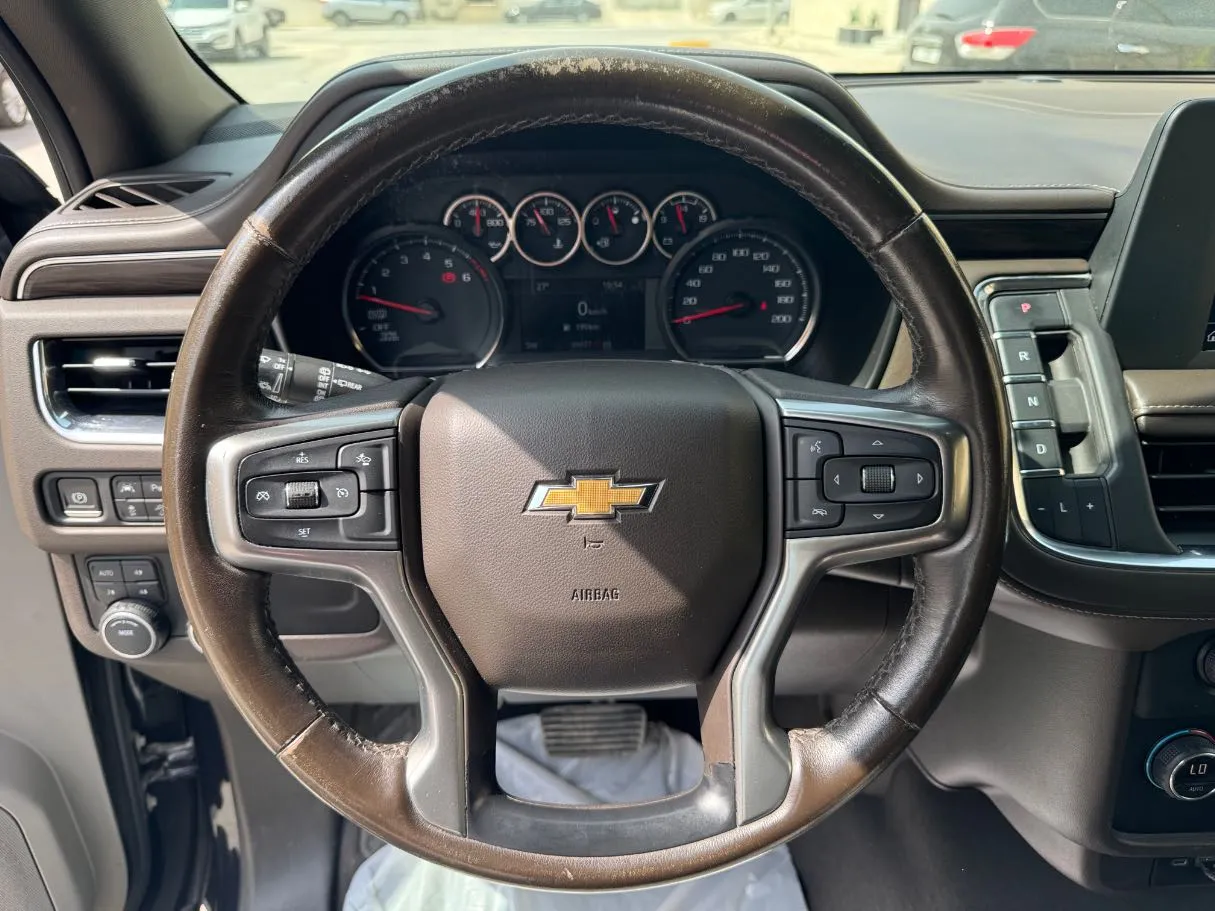 Car image 19