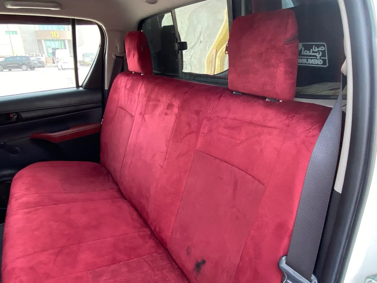 Car image 17