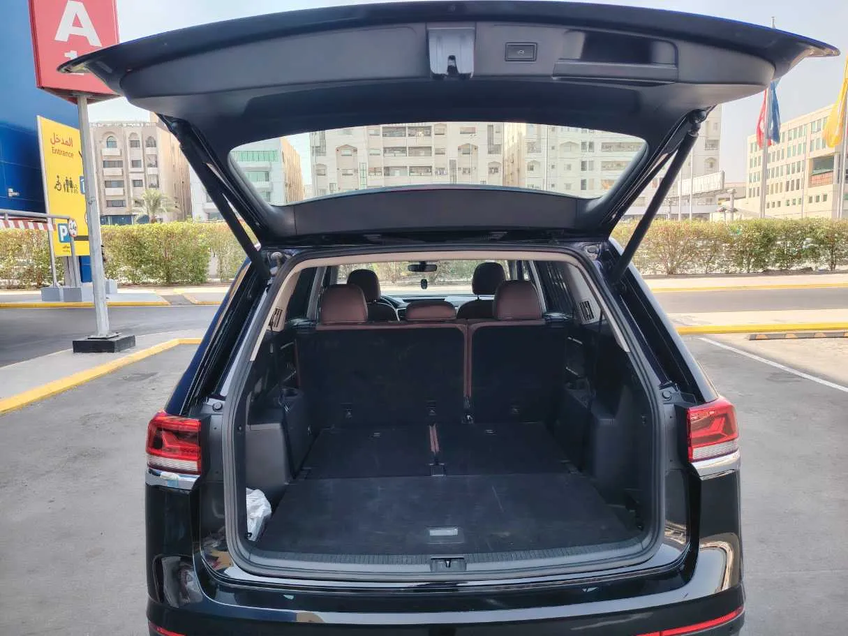 Car image 23
