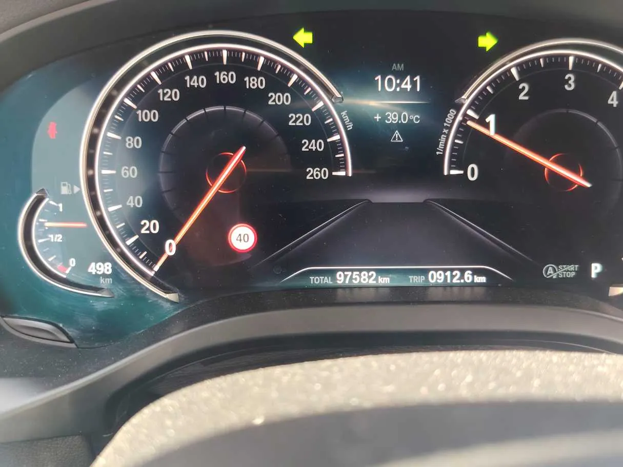 Car image 19
