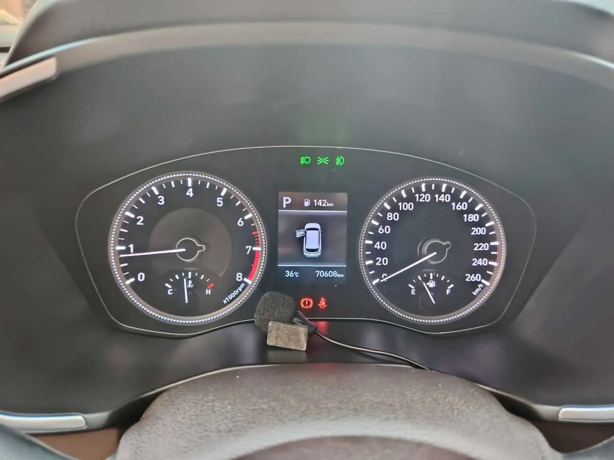 Car image 32