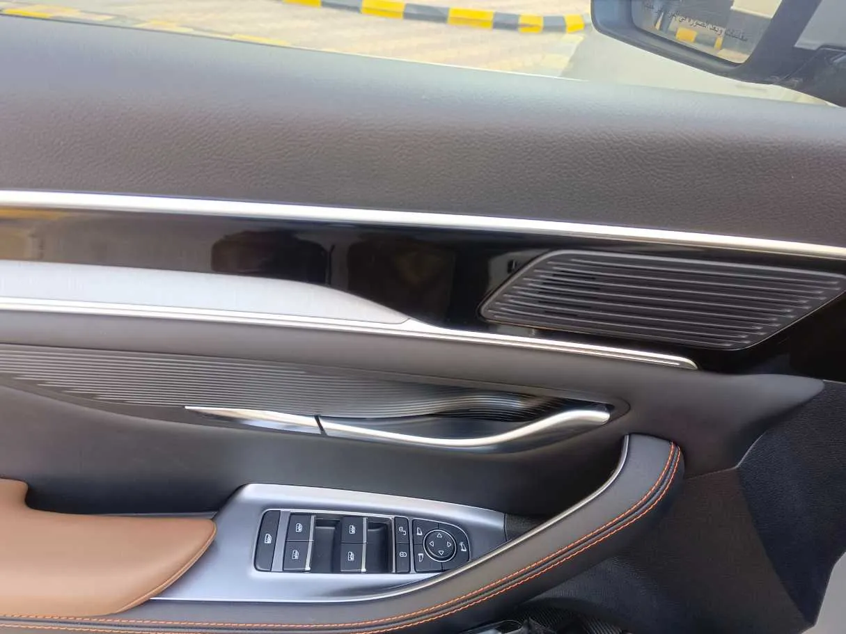 Car image 37