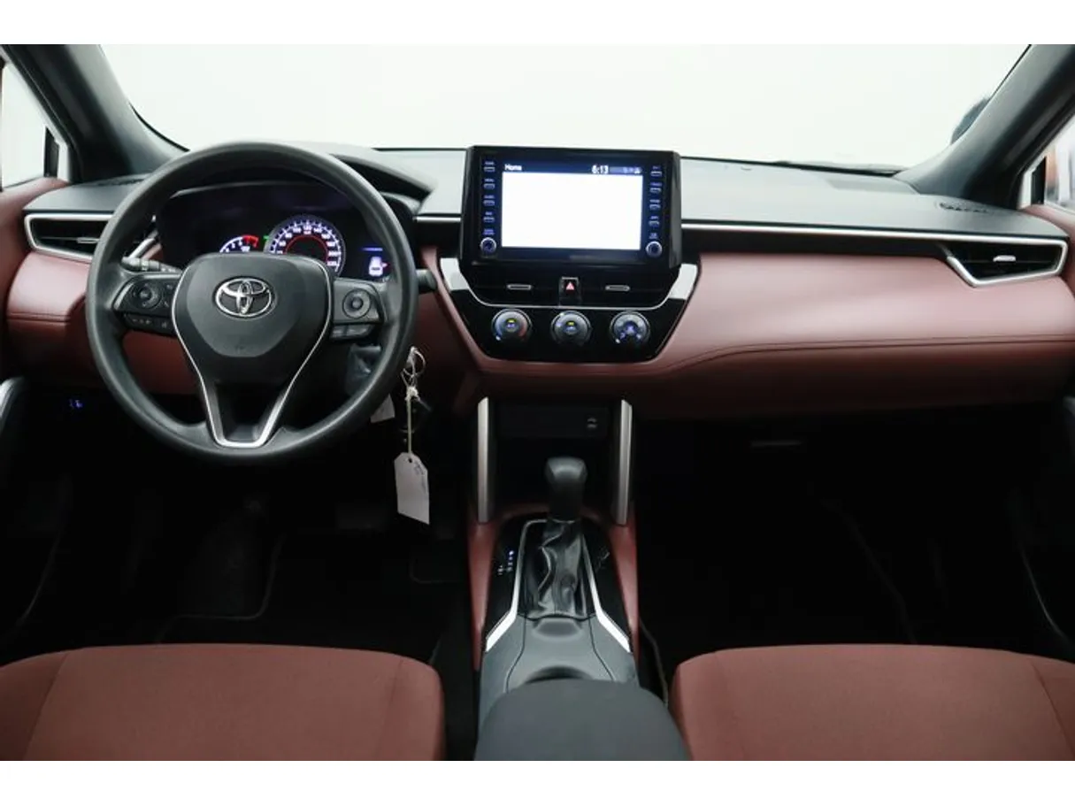 Car image 14