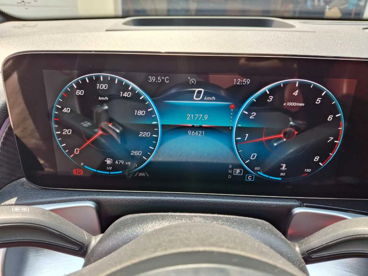 Car image 18