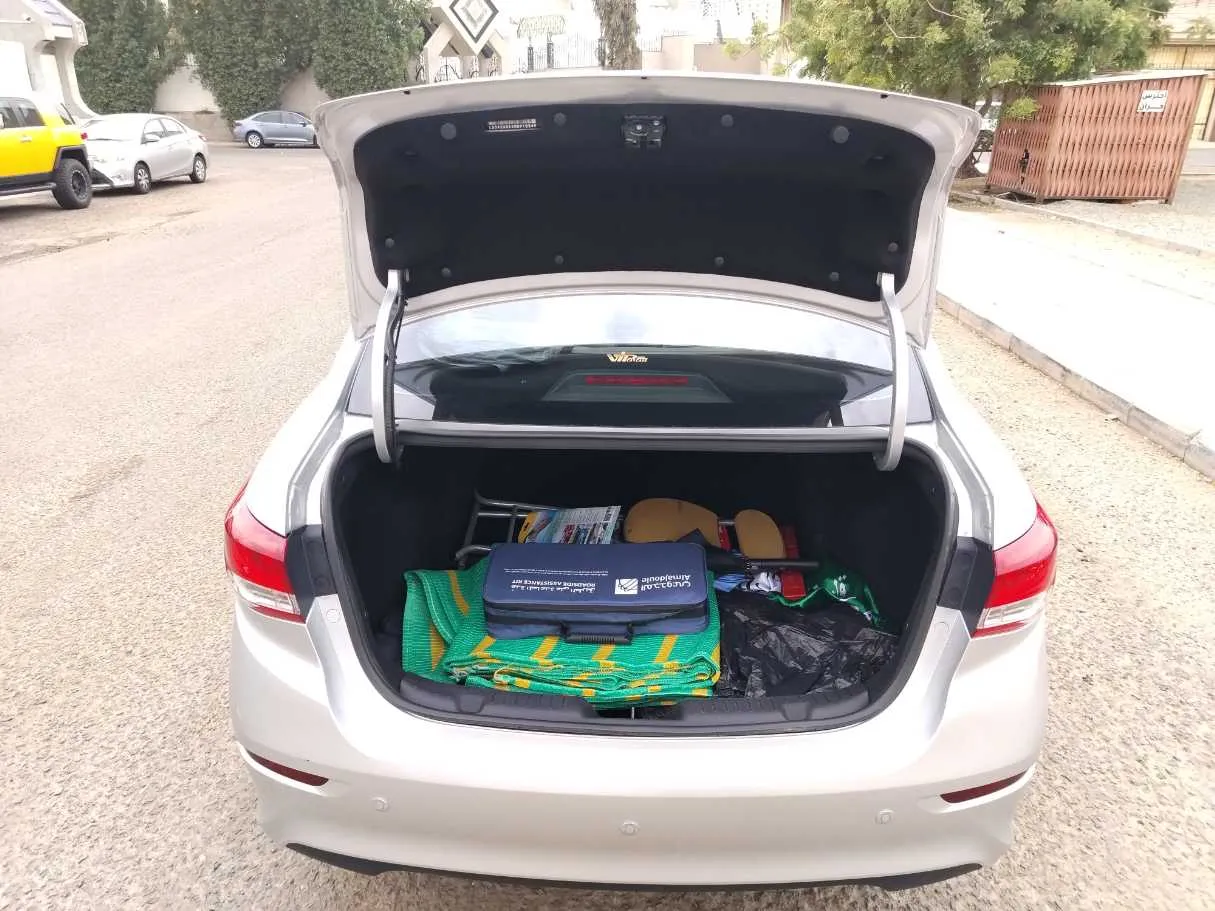 Car image 29