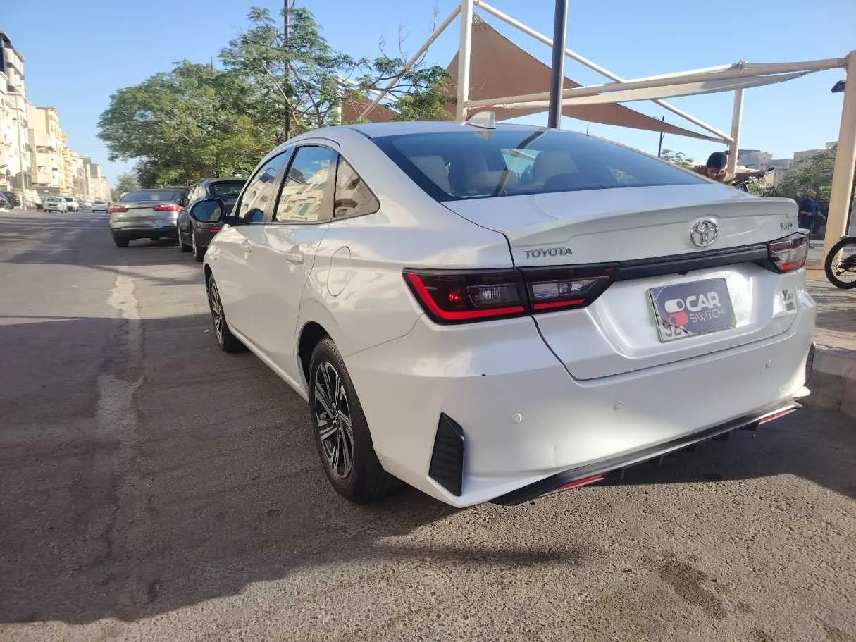 Car image 7