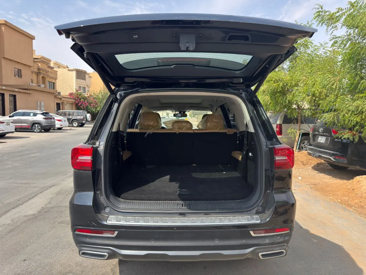 Car image 22