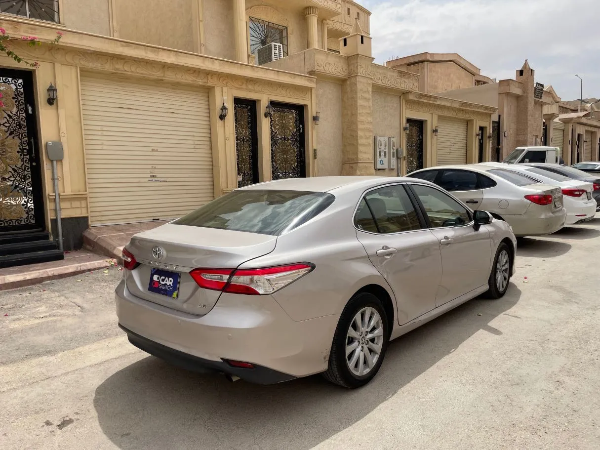 Car image 5