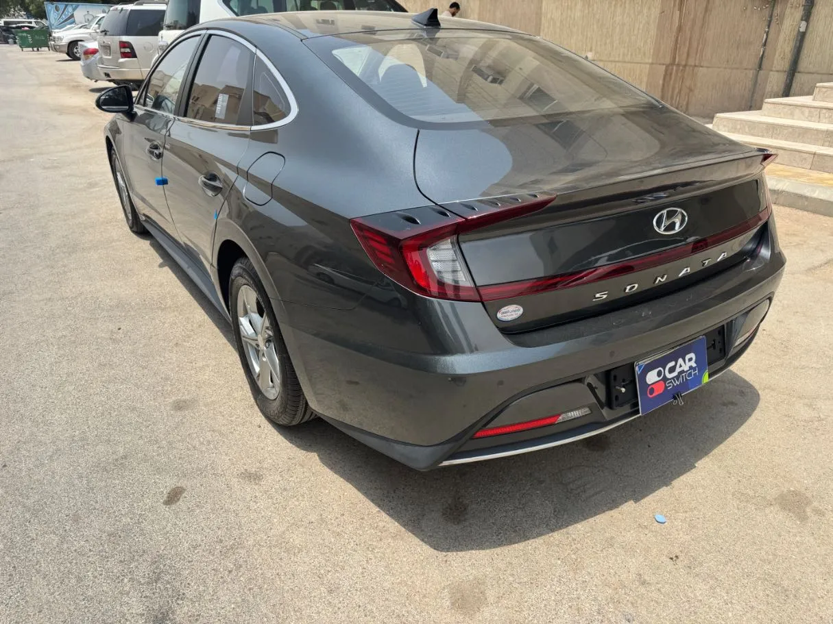 Car image 7